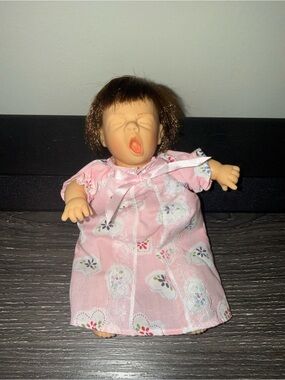 GI-Go 8” inch bean baby doll collectable expression yawn face pink dress